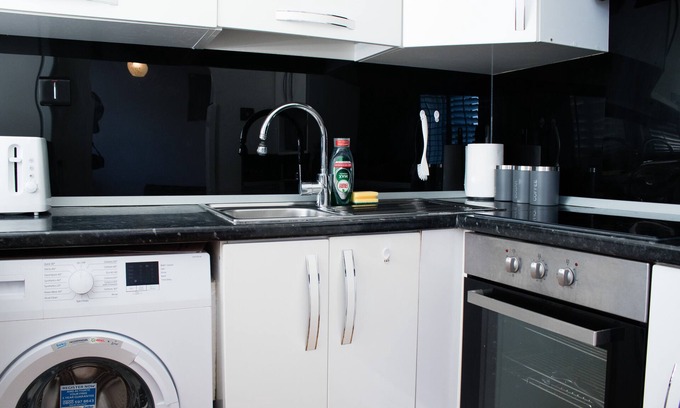 North End Apartment | Charming 2-bed Fully Furnished Apartment in London