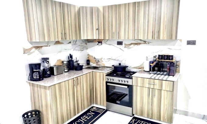 Kisumu Apartment | Charming 2-bedroom all ensuite with a Back Up Generator and Elevator in the CBD