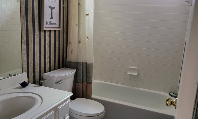 Tomball House | Charming 2-bedroom available in shared home with WiFi, AC in brilliant Tomball