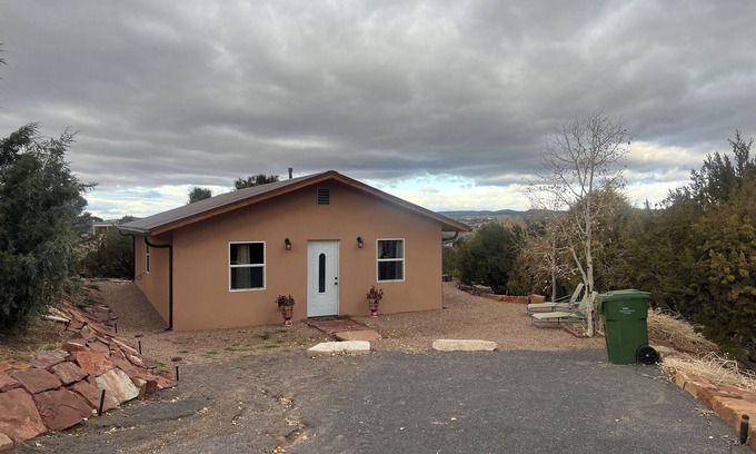 La Cienaga House | Charming 2-bedroom house in delightful Santa Fe with AC, WiFi
