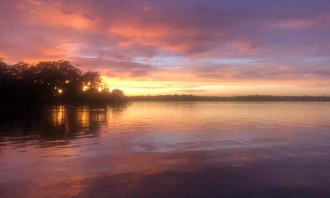 Long Branch House | Charming 2-bedroom Lakehouse on Lake Murvaul with WiFi, AC