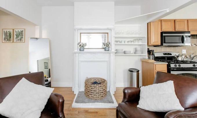 Riverside Apartment | Charming 2 bedroom near Central Square!