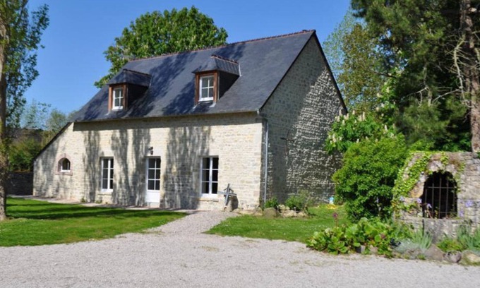 Sainte-Marie-du-Mont Cottage | Charming 2-Bed Cottage with Garden, Near Utah Beach, Sauna & On-Site Dining