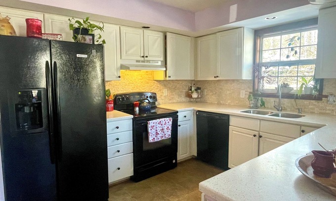 Fry's Spring House | Charming 3-bedroom townhome with WiFi, back deck and fire pit. Minutes from UVA