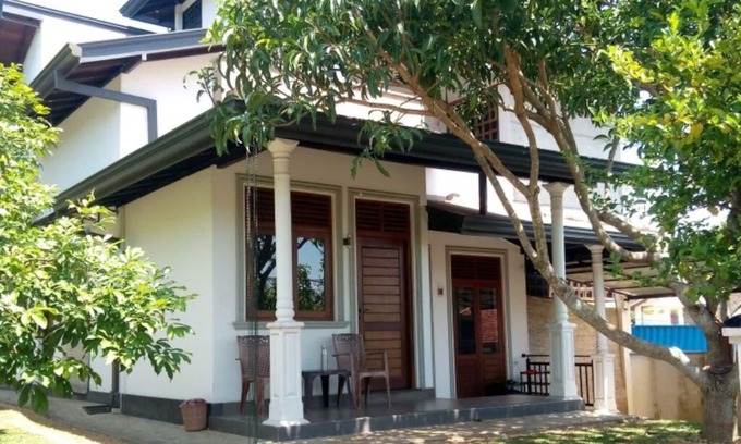 Kamburugamuwa Villa | Charming 3-bedroom villa with WiFi and AC in Kamburugamuwa