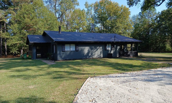 New Boston House | Charming 3-bedroom country house in New Boston. Privacy & relaxation unmatched.