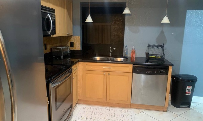 Lauderhill House | Charming 3-bedroom house with AC, WiFi in enjoyable Lauderhill