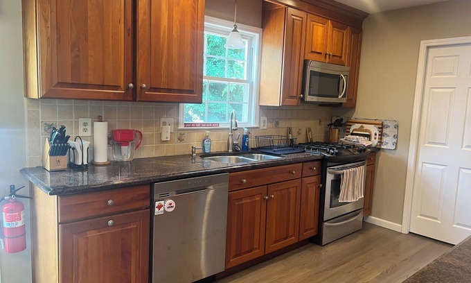 Osbornsville House | Charming 3-bedroom house with WiFi and AC in brilliant Toms River