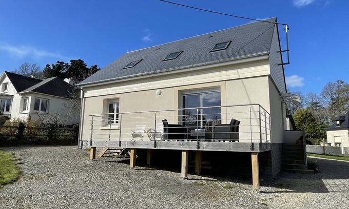 Carolles House | Charming 3-Bedroom House Near Beach with Garden, Free WiFi, and Parking