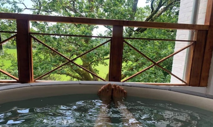 Ciergnon Villa | Charming 3 bedroom villa with outdoor jacuzzi