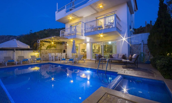 Uzumlu House | Charming 3 Bedroom Villa with Secluded Infinty Pool and Heated Indoor Pool