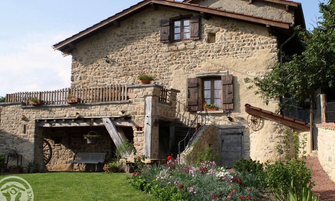 Chirassimont Cottage | Charming 3-Story Cottage with Garden, Wood Stove, and Pizza Oven in Scenic Countryside