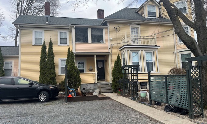 Norwood Apartment | Charming 3rd floor private loft space