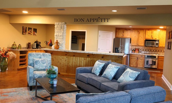 Liberty Hill House | Charming 4-bedroom house with AC and WiFi in Liberty Hill