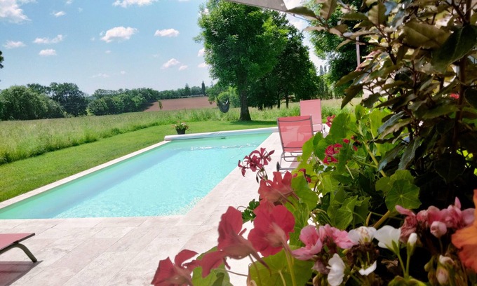 Sainte-Croix Cottage | Charming 4* studio with heated pool in the heart of the countryside