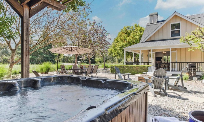 Kenwood House | Charming 4BR Wine Country Getaway w/Spa & Firepit