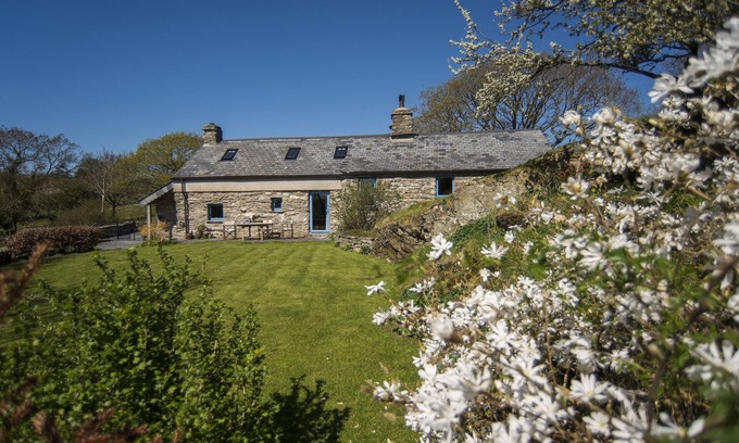 Pentrefelin Cottage | Charming 5* Split Level Three Bedroom Cottage with Large Gardens and Sea Views