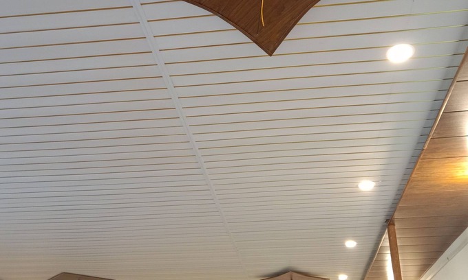 Gorakhpur Hotel | Charming 7-bedroom hotel with WiFi, AC in welcoming Gorakhpur