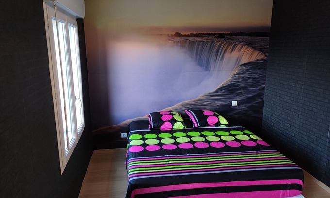 Montceau-les-Mines Apartment | Charming accommodation with swimming pool and jacuzzi.