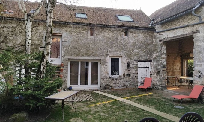 Acheres-la-Foret Apartment | Charming and comfortable apartment in a very pleasant farmyard