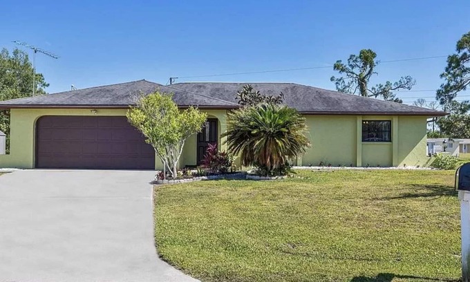 Warm Mineral Springs House | Charming and quiet retreat for your perfect getaway!