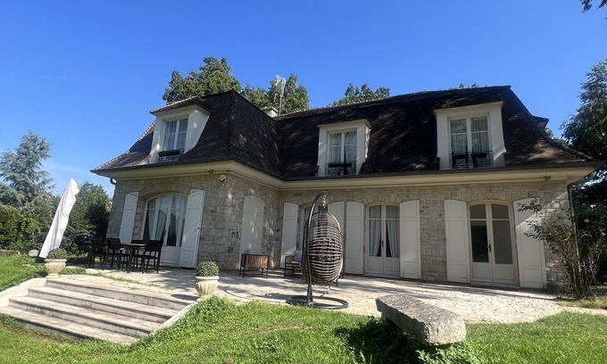 Barbizon Villa | Charming Barbizon Villa