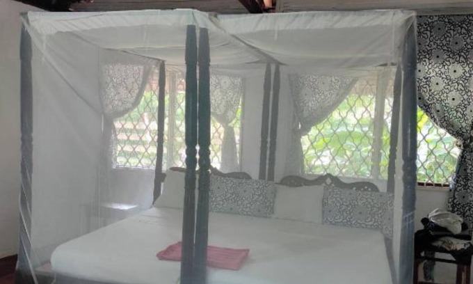 Ukunda House | Charming beachfront 4-bedroom cottage in Msambweni, 45 minutes from Diani.