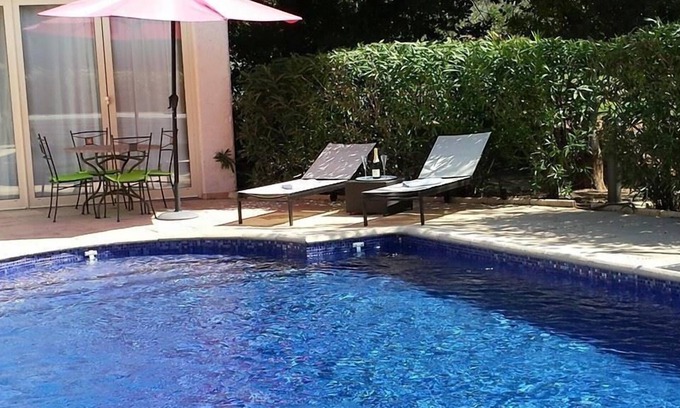 Draguignan Bed & Breakfast | Charming bed and breakfast in a residential area - 2 people