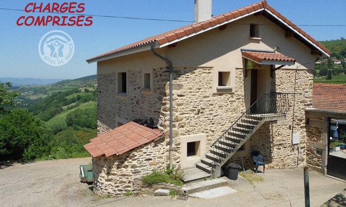 La Valla-en-Gier Cottage | Charming Cottage Near Pilat Park with Modern Comforts and Pet-Friendly