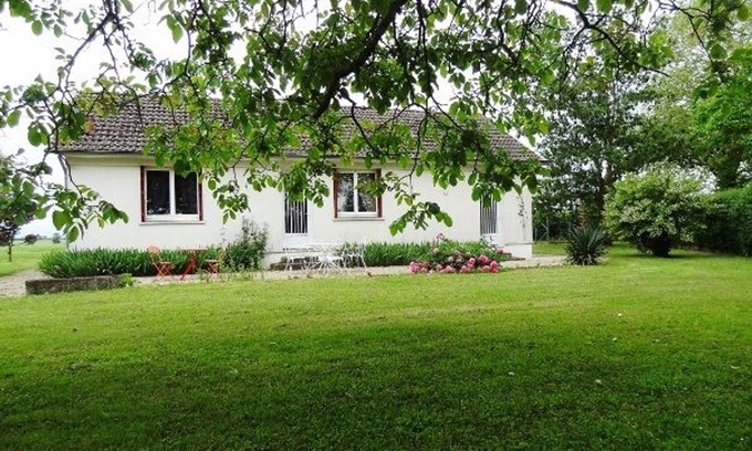 Bengy-sur-Craon Cottage | Charming Cottage with Garden, Terrace, and Modern Amenities in Bengy-sur-Craon