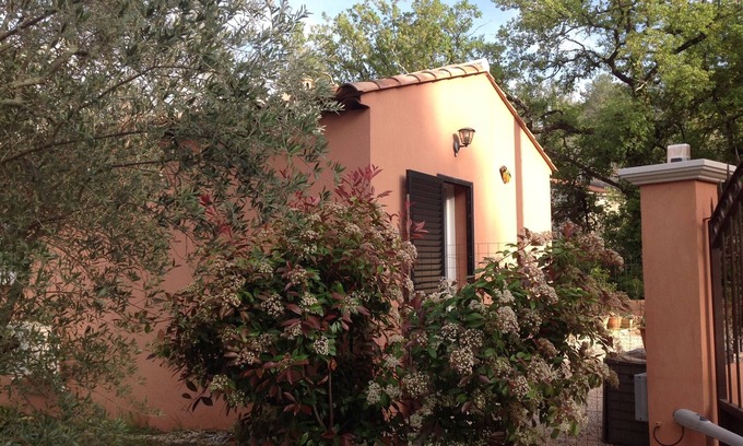 Sollies-Toucas Cottage | Charming cottage between sea and mountains