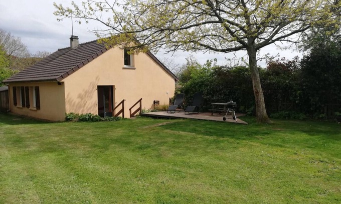 Portbail Cottage | Charming Cottage Near Beach - Fireplace, Garden, WiFi, Pet-Friendly, Parking