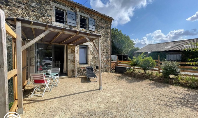 Les Essarts Apartment | Charming countryside cottage near Puy du Fou