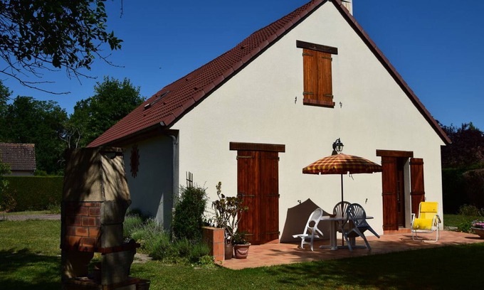Vannes-sur-Cosson Bed & Breakfast | Charming Country Retreat with Cozy Rooms in Scenic Sologne