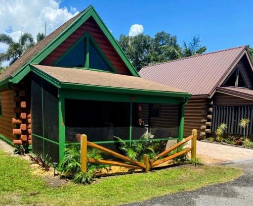 Okeechobee House | Charming, Cozy, Waterview Log Cabin With Sunsets