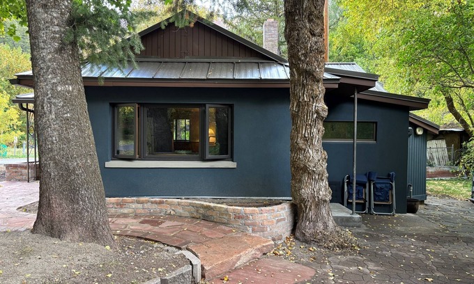 Snowbird Cottage | Charming Creekside Mountain Cottage