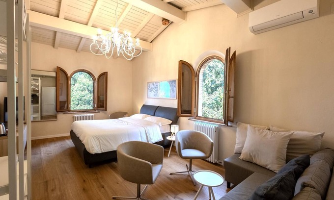 Ponte di Gabbiano Cottage | Charming double bedroom in cottage in enchanting Monteaperti with WiFi, AC