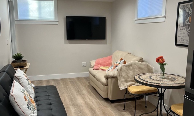 Salt Lake City Apartment | Charming downstairs apartment close to Ski Resorts, Downtown and Park City