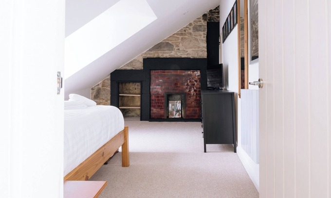 New Town Apartment | Charming Flat in the Heart of Edinburgh’s Old Town