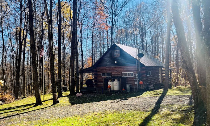 Cooperstown Cabin | Charming Full Bed & 2 Twin Bed cabin w/AC, Heat, WiFi in lovely Cooperstown,