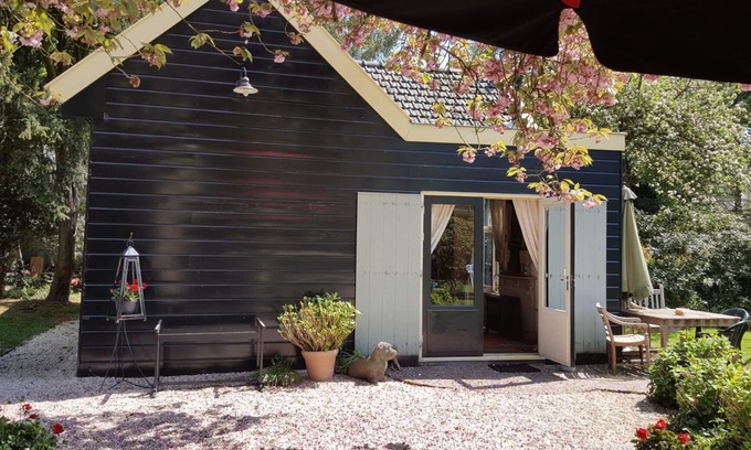 Municipality of Hilversum Apartment | Charming fully equipped garden house