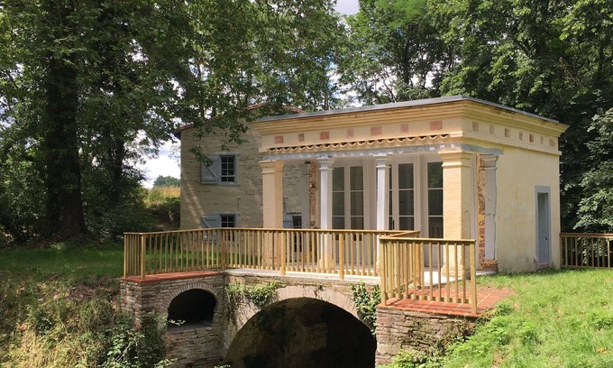 Cintegabelle House | Charming gîte in a water mill with spa in the heart of a historic garden.