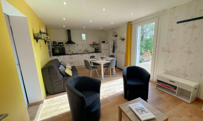 Poce-sur-Cisse Cottage | Charming Gîte with Private Garden, Close to Amboise, Perfect for Relaxation and Exploration