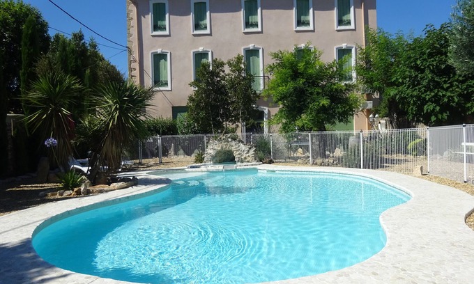 Pomerols Apartment | CHARMING GUEST GARDEN TERRACE SWIMMING POOL, FREE PARKING AND WIFI, BEACHES 8 Km away