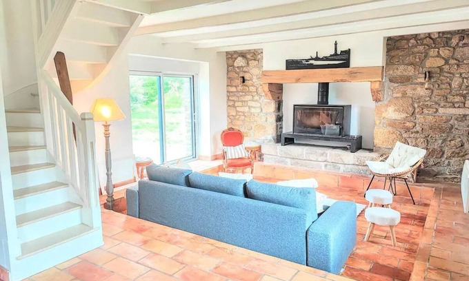 Plomeur Hotel | Charming house 100 mt from the famous "La Torche" beachnn