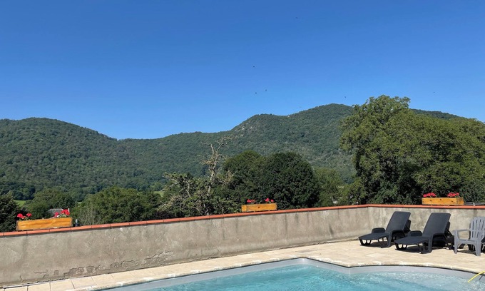 Generest House | Charming house at the foot of the mountains