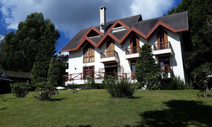 Alto da Boa Vista House | Charming house of 5 qtos on land of 3000m2, Wifi, barbecue and silence #