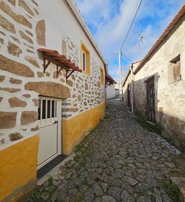 Vila Nova de Foz Coa House | Charming House in Vila Nova de Foz Côa with Private Entrance