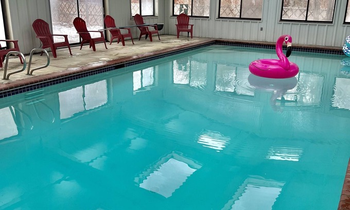 West Jordan House | Charming house! Private indoor pool and hot tub! Swim today!