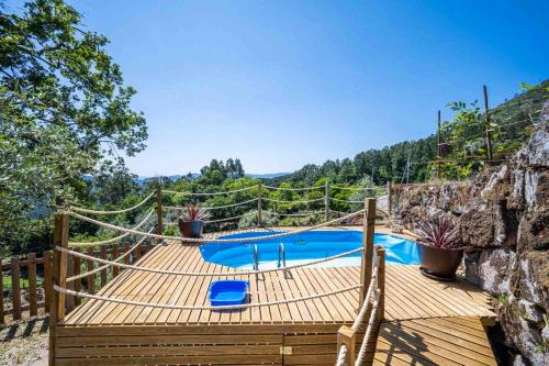 Mondim de Basto House | Charming house in Vilar de Ferreiros with shared pool